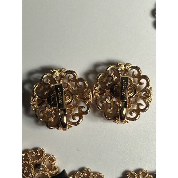 Vintage Avon Choker Necklace w/ Matching Clip On Earring Set in Brushed Goldtone - Picture 12 of 13